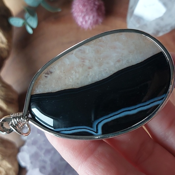 Agate Pendant, Crystal jewelry - Picture 4 of 8